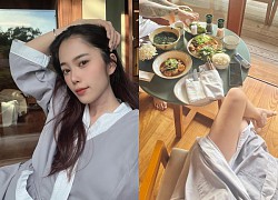 Nam Em went on vacation after a series of dramas and acted strangely with her fiancé, suspected to be due to public pressure