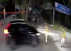 Two traffic policemen were knocked out by a young man driving a car while checking for alcohol violations