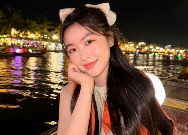 Ái nữ nhà Quyền Linh khoe vẻ đẹp đời thường khi đi du lịch Hội An