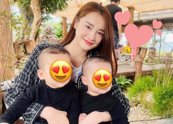 Liên tục dính nghi vấn mang thai, Nhã Phương xin "vía" đẻ sinh đôi