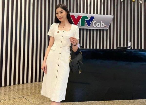 'Hoa khôi bóng chuyền' Thu Huyền lên sóng mặc đẹp như 'nữ thần'
