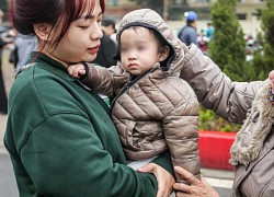 Rưng rưng khoảnh khắc người lính tạm biệt gia đình đi nhập ngũ