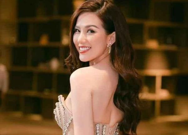Nữ MC tố cầu thủ đội tuyển Việt Nam 'gạ tình' là ai?