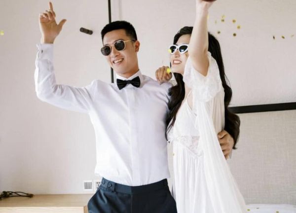Dàn cầu thủ Việt khoe ảnh Valentine 14/2 'cực đỉnh'