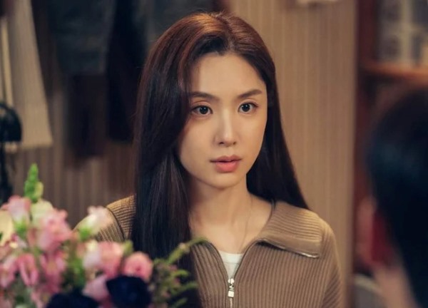 Nữ chính đang bị ghét ở cảnh phim Hàn hot nhất tuần qua: 'Kẻ thứ ba' cướp chồng bạn thân, bị mẹ con 'chính thất' xử lý cực căng