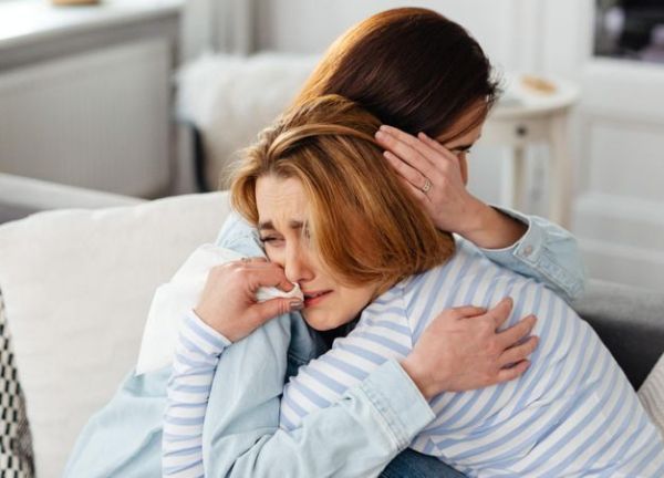 Vợ đi đ.ánh g.hen cùng đồng nghiệp, phát hiện chồng ngoại tình