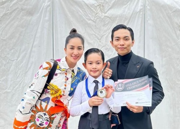 Con trai Khánh Thi - Phan Hiển đoạt huy chương Vàng dancesport quốc tế