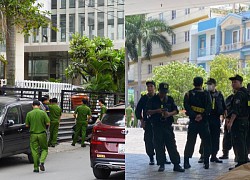 Hundreds of police rushed in to check Home Credit and the debt trading office