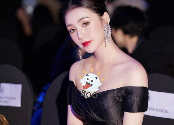 Hot girl kem xôi giờ trưởng thành, mặc đồ mát mẻ nhưng luôn biết che chắn hớ hênh