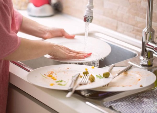 Một người đàn ông phải trả cho vợ cũ 'phí nội trợ' trong 25 năm