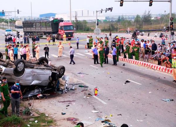 Sau vô lăng là hàng chục sinh mạng hành khách