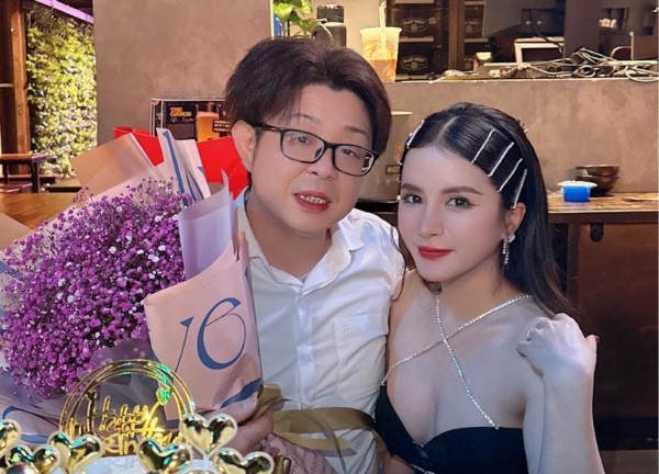Chân dung anh chồng Nhật Bản lớn hơn 17 tuổi hết lòng yêu chiều bà Nhân Vlog
