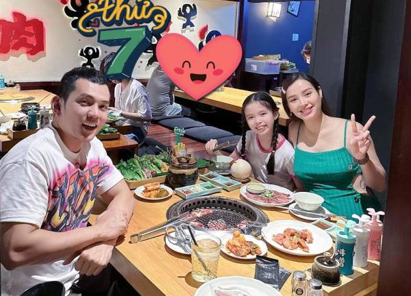 Phương Trinh Jolie mang bầu 6 tháng diện hoài một bộ đồ vẫn rạng rỡ