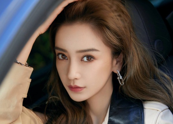 Angela Baby bị Cbiz 'thất sủng' hậu ly hôn Huỳnh Hiểu Minh: Mất hợp đồng vào tay Địch Lệ Nhiệt Ba, loạt bằng chứng 'hết thời' khó phủ nhận
