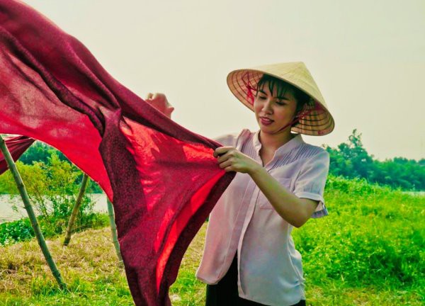 Ngắm làng lụa hơn 600 năm trong phim 'Lụa'