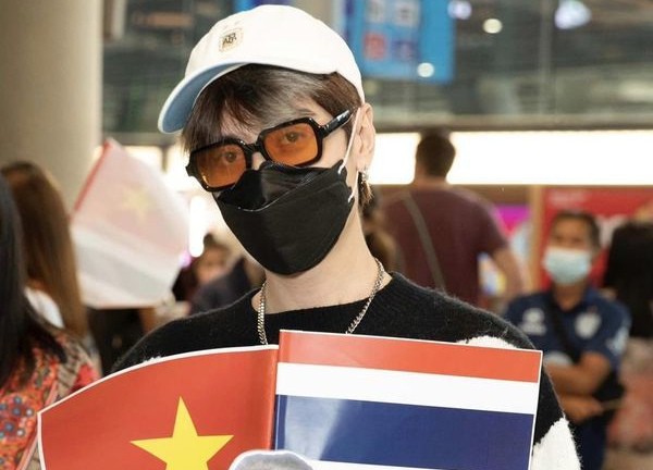 Quang Hùng: Fan tặng tiền hơn cả cát-xê, nay thắng giải thưởng Châu Á