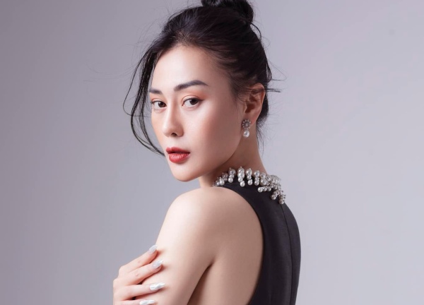 Phương Oanh nói gì khi bị quay lén khoảnh khắc bên cạnh Shark Bình?