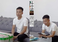 Quang Linh Vlog opens gifts from special people thanks to Tien Nguyen: Can&#39;t hide tears