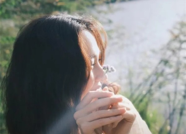 Bảo Anh đẹp 'mê hồn' trong bộ ảnh quảng bá EP 'không biết nên vui hay buồn'