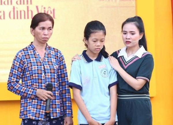 Con nuôi Phi Nhung: 'Không một ngày nào tôi không nhớ mẹ'