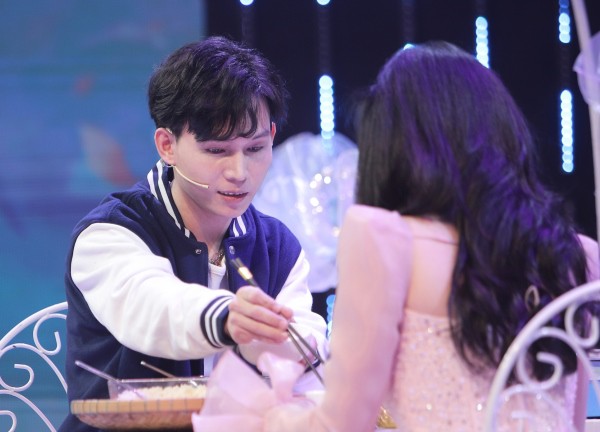 Nấu cơm mang đến show hẹn hò tỏ tình, chàng trai bị nữ chính từ chối
