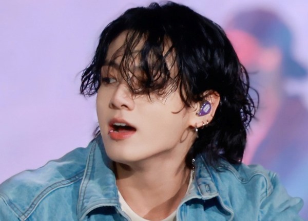 Jungkook (BTS) bị đe dọa tính mạng vì lời từ chối công khai trên livestream