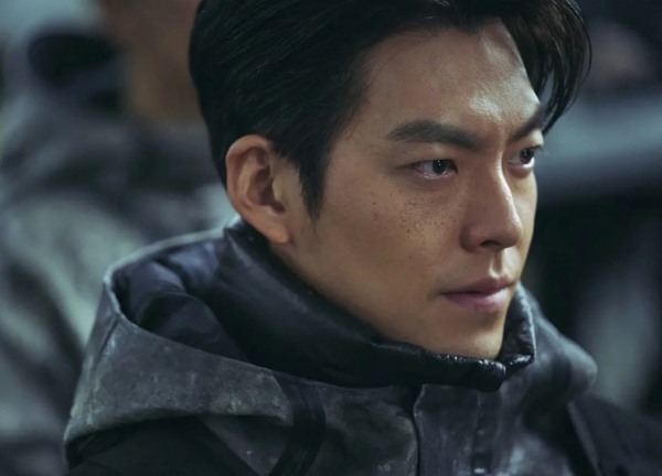 Phim Hàn 'Black Knight' dẫn đầu Netflix toàn cầu