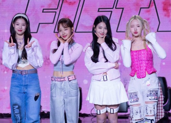 Nhóm nữ chỉ cần 1 ca khúc đã phá kỷ lục BLACKPINK, hát nhạc phim Hollywood: Con đường Mỹ tiến rộng mở!