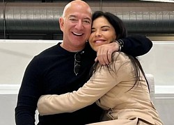 Billionaire Jeff Bezos is in love with his girlfriend leaving his wife and children, how does his 53-year-old lover keep the Amazon boss?