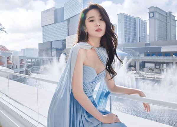 Liu Yifei announced that she was a single mother, fans did not have time to "stun" to receive big news in her career