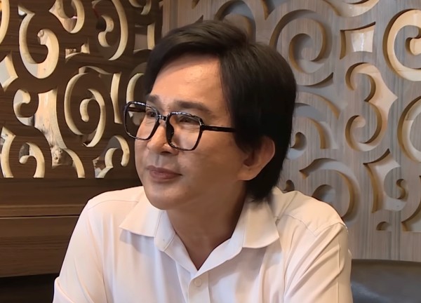 Con gái trách Kim Tử Long không nâng đỡ khi hoạt động nghệ thuật