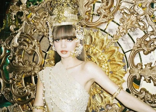 Rộ MV Lisa (BLACKPINK) đóng 14 năm trước với thần thái nổi bật