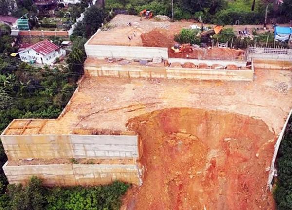 Vụ sạt lở đất ở Đà Lạt làm 2 người chết: 'Do... mưa lớn kéo dài'