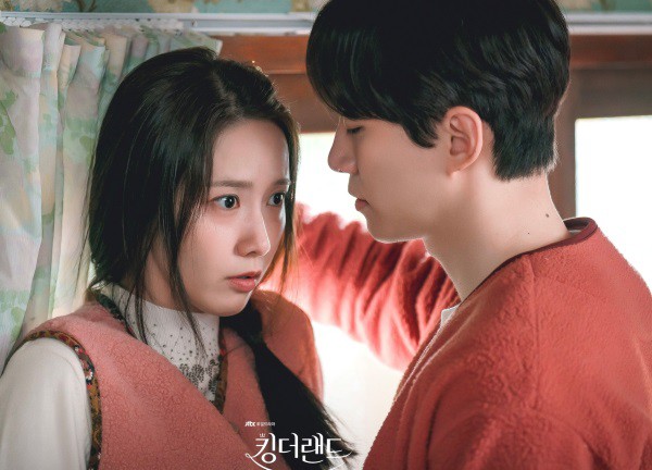 Yoona được Lee Jun Ho cứu nguy, rating King the Land không ngừng tăng cao