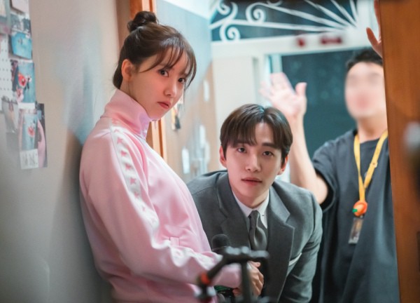 'Khách sạn vương giả' 'check-in' trên top bảng xếp hạng phim Netflix không nói tiếng Anh