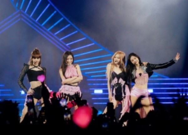 Các phe vé concert BlackPink ở Hà Nội bán tháo, cơ hội mở ra cho các fan