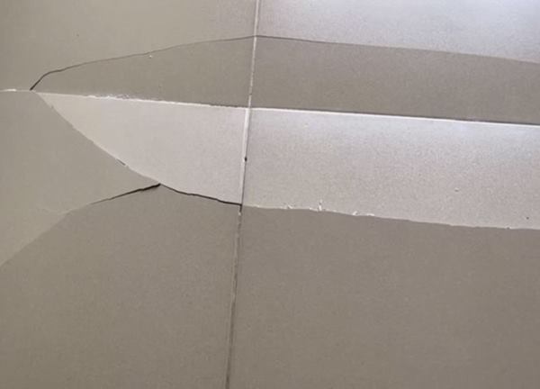 Bình Định: Nền chung cư nứt toác sau tiếng nổ lớn khiến người dân lo lắng