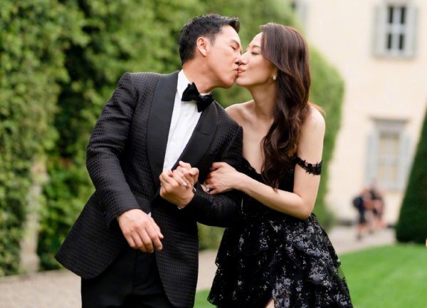 Chân Tử Đan tổ chức đám cưới lãng mạn ở tuổi 60