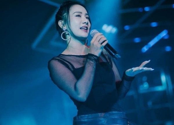 Hoang mang với 'ca sĩ' TikTok
