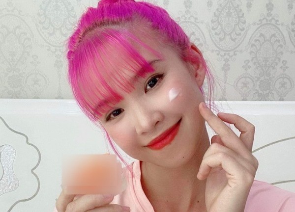 Review sản phẩm sai, Khởi My lên tiếng xin lỗi nhưng netizen lại càng gay gắt