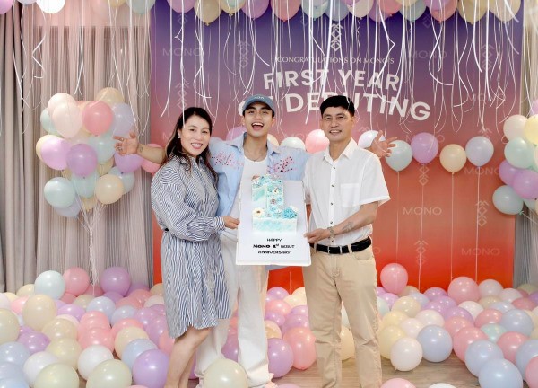 MONO kỷ niệm một năm đi hát bên gia đình, Sơn Tùng vắng mặt