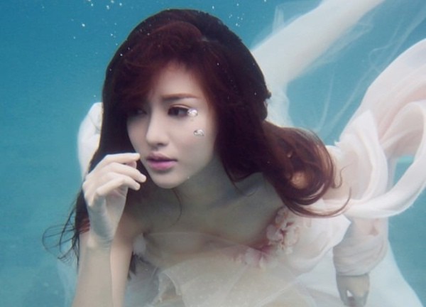 Không phải "See Tình" hay "Bên Trên Tầng Lầu", đây mới là bản nhạc Việt hot nhất Thái Lan hiện tại