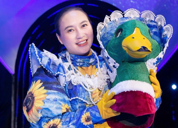 Dân mạng dậy sóng khi Khánh Linh bị loại khỏi Ca sĩ mặt nạ