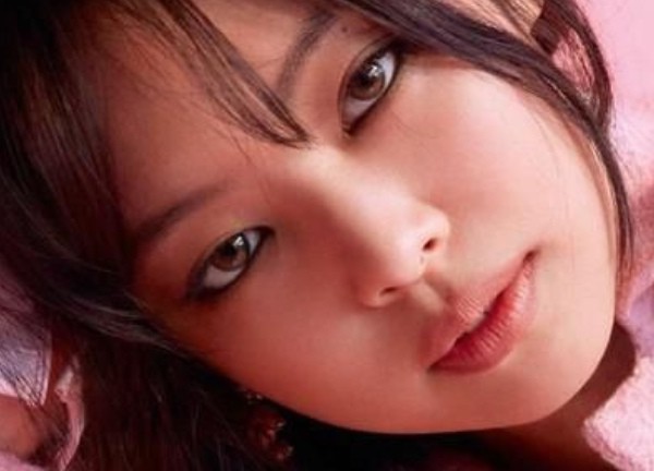 Jennie lập kỷ lục khi lên bìa ELLE Pháp, khẳng định vị thế thời trang ít ai bì được