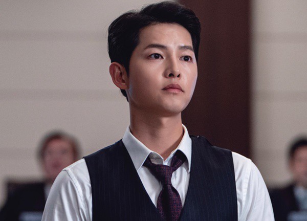 Song Joong Ki vướng "bão" vạch trần nhân cách thật, hình tượng nam thần sụp đổ, hội bạn thân xa lánh