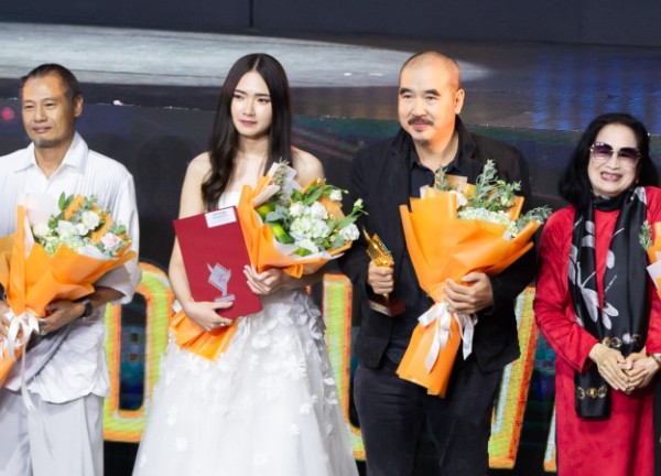 Điện ảnh Việt cần cả "Nhà bà Nữ" và "Tro tàn rực rỡ"