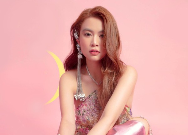 Hoàng Thùy Linh nghĩ mình là ai?