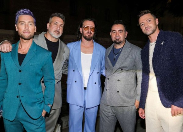 NSYNC phát hành nhạc mới sau 20 năm ngừng hoạt động