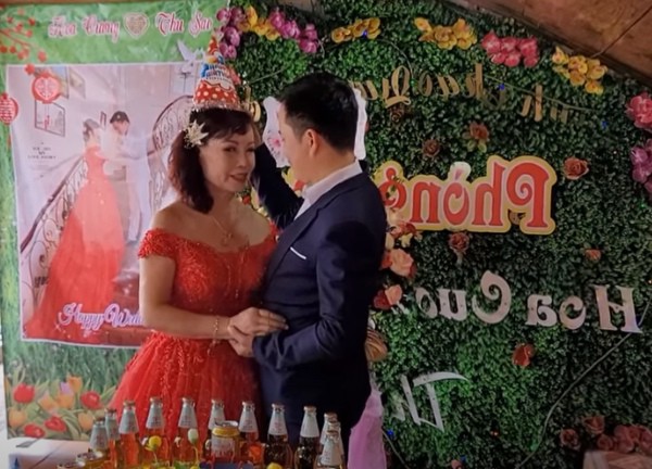 Cô dâu Thu Sao kỷ niệm 5 năm ngày cưới, nhan sắc hiện tại khiến nhiều người chú ý