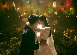 Tiệc tối hôn lễ Á hậu Phương Anh: Cô dâu rơi nước mắt khi vào lễ đường, lộ 1 chi tiết cực tinh tế
